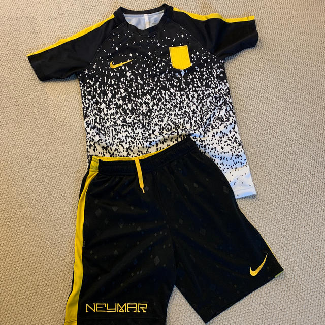 NIKE(ナイキ)のナイキ ボーイズ セットアップ M キッズ/ベビー/マタニティのキッズ服男の子用(90cm~)(Tシャツ/カットソー)の商品写真