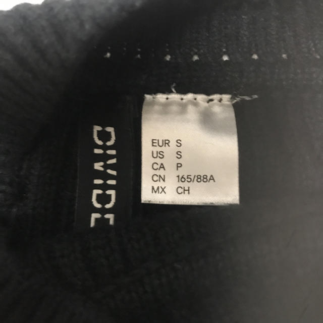 H&M(エイチアンドエム)のH&M 肩空きニット 黒 S 美品 レディースのトップス(ニット/セーター)の商品写真