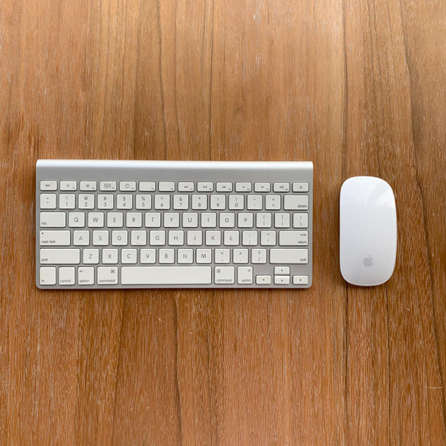 Apple(アップル)のApple Wireless Keyboard & Magic Mouse  スマホ/家電/カメラのPC/タブレット(PC周辺機器)の商品写真