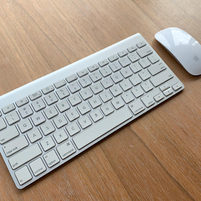 Apple(アップル)のApple Wireless Keyboard & Magic Mouse  スマホ/家電/カメラのPC/タブレット(PC周辺機器)の商品写真