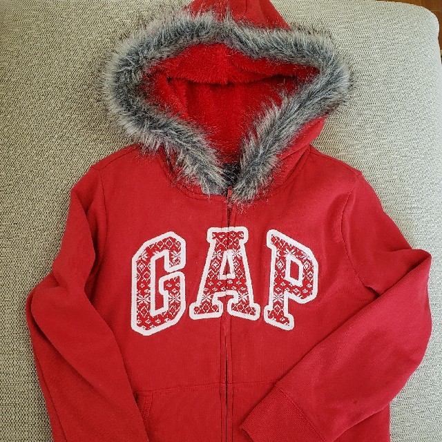 GAP Kids(ギャップキッズ)のGAP パーカー　赤 キッズ/ベビー/マタニティのキッズ服女の子用(90cm~)(ジャケット/上着)の商品写真