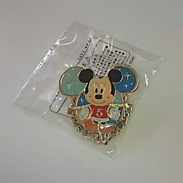 Disney(ディズニー)の【新品未開封】ミッキーマウス ピンバッジ エンタメ/ホビーのアニメグッズ(バッジ/ピンバッジ)の商品写真
