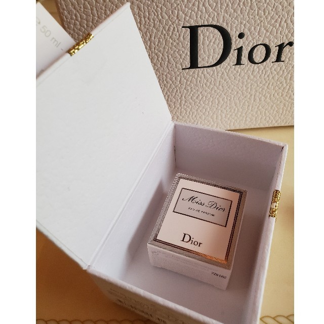 Dior(ディオール)のTILIZU様専用★Dior ミスディオール 香水＋お箱3点セット コスメ/美容の香水(香水(女性用))の商品写真