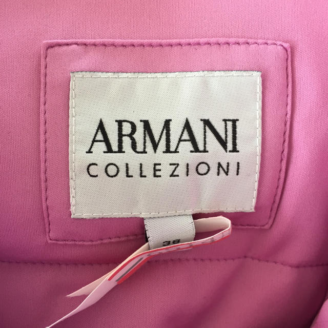 ARMANI COLLEZIONI(アルマーニ コレツィオーニ)の美品【ARMANI COLLEZIONI】ダウンジャケット Sサイズ  ピンク レディースのジャケット/アウター(ダウンジャケット)の商品写真