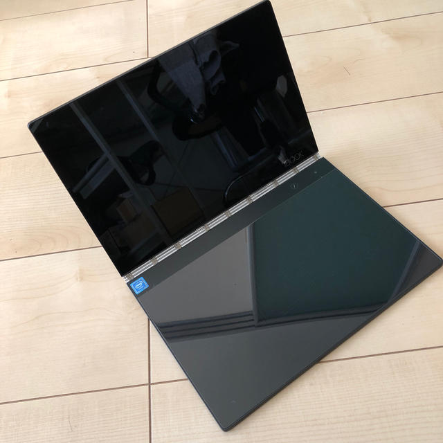 YOGA BOOK with Windows