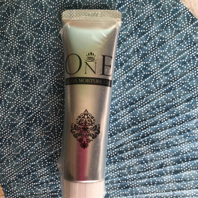 ONE   AQモイスチャーゲル   30ｇ コスメ/美容のスキンケア/基礎化粧品(美容液)の商品写真