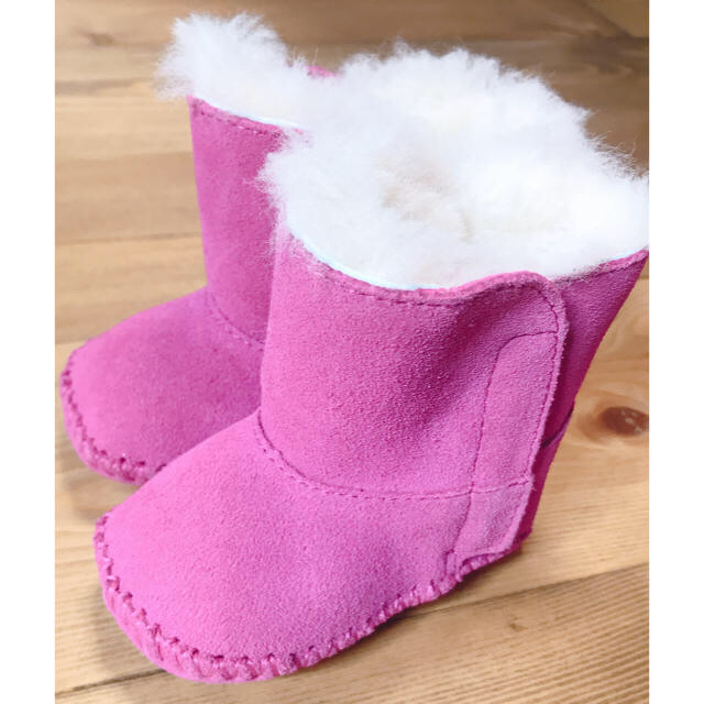 UGG(アグ)のアグ UGG ベビー ブーツ ピンク キッズ/ベビー/マタニティのベビー靴/シューズ(~14cm)(ブーツ)の商品写真