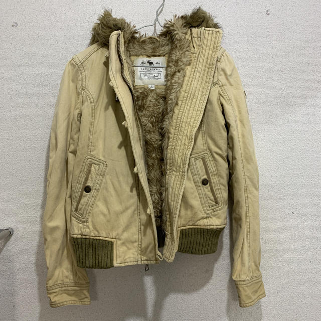 Abercrombie&Fitch(アバクロンビーアンドフィッチ)の◆アバクロ ファー付 ジャンパー 難あり◆ レディースのジャケット/アウター(その他)の商品写真