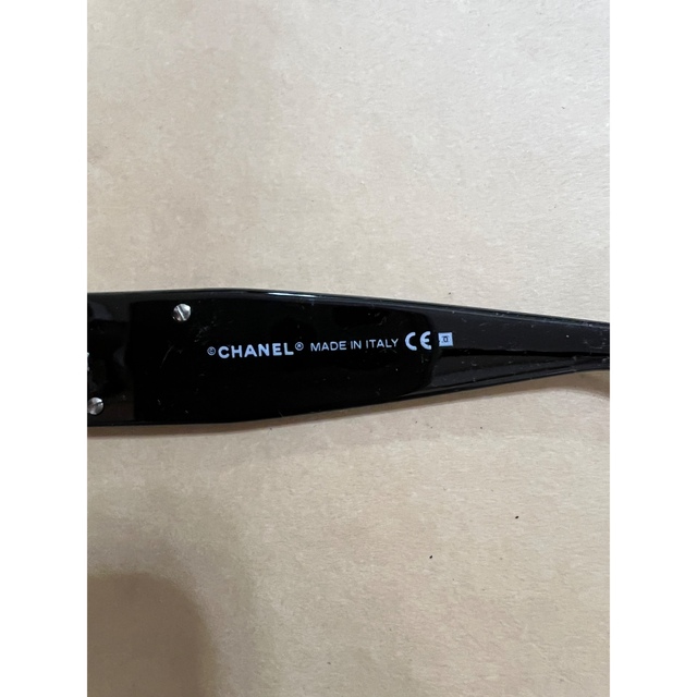 人気レア】CHANEL ラインストーンロゴ サングラス | venezafoods.com.br