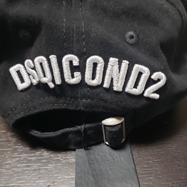 DSQUARED2(ディースクエアード)のDSQICOND2　I CONキャップ　Supreme　ディースクエアード メンズの帽子(キャップ)の商品写真