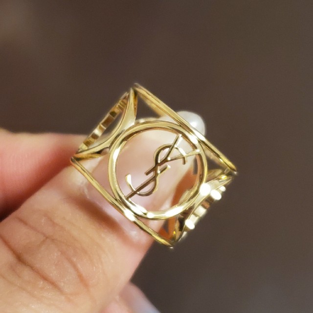Yves Saint Laurent Beaute(イヴサンローランボーテ)のイヴサンローラン指輪・リング レディースのアクセサリー(リング(指輪))の商品写真