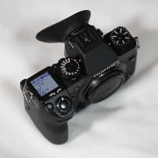 フジフイルム(富士フイルム)のFUJIFILM XH1 けんし様専用(ミラーレス一眼)