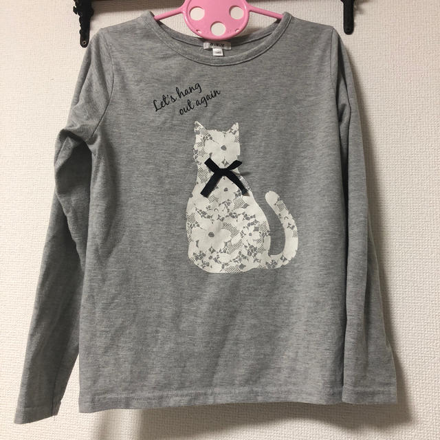 a.v.v(アーヴェヴェ)のa.v.v 140cm グレー長袖、猫ちゃんTシャツ！ キッズ/ベビー/マタニティのキッズ服女の子用(90cm~)(Tシャツ/カットソー)の商品写真