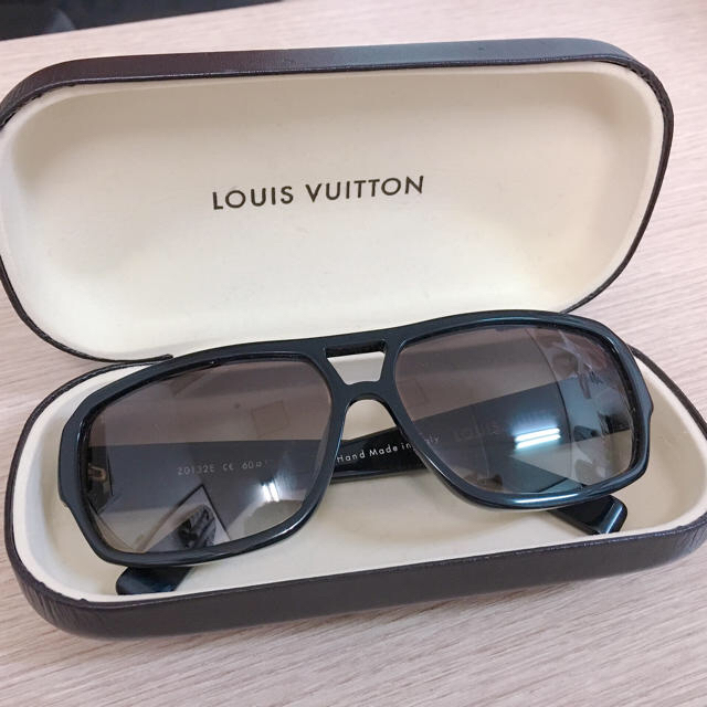値引きする  LOUIS VUITTON - LOUIS VUITTON ルイヴィトン サングラス Z01322 E0097 サングラス/メガネ