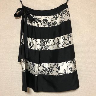 トゥービーシック(TO BE CHIC)のTOBE CHIC リボン付きスカート　お値下げ5000円(ひざ丈スカート)