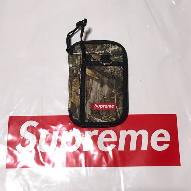 Supreme(シュプリーム)のSupreme Small Zip Pouch ツリーカモ メンズのバッグ(その他)の商品写真