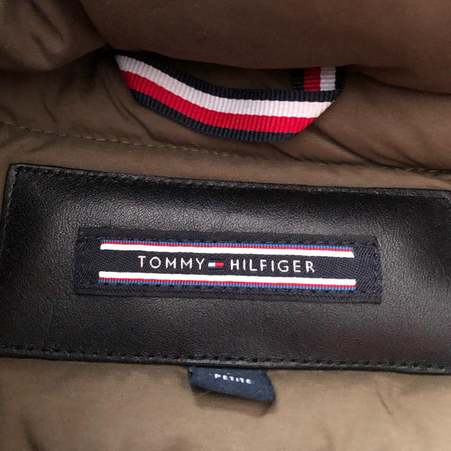 TOMMY HILFIGER(トミーヒルフィガー)のTommy HILFIGER ショート　ダウンジャケット レディースのジャケット/アウター(ダウンジャケット)の商品写真