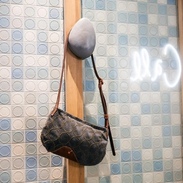mina perhonen(ミナペルホネン)のアンリークイール　ミナペルホネン  コラボ　ショルダーバッグ  PROVERBE レディースのバッグ(ショルダーバッグ)の商品写真