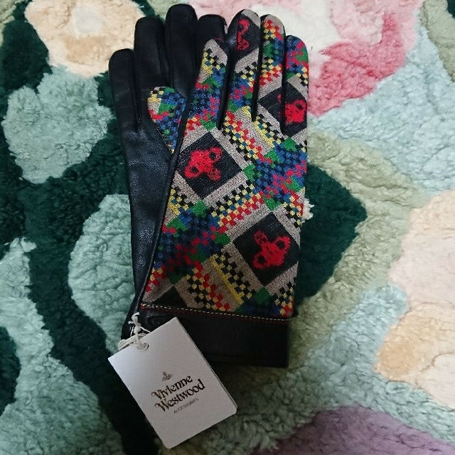 Vivienne Westwood(ヴィヴィアンウエストウッド)の<Aya♡様専用> Vivienne Westwood 手袋 20㌢ レディースのファッション小物(手袋)の商品写真
