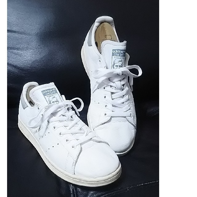 adidas(アディダス)の
定15120円名作金ロゴ!アディダススタンスミスレザースニーカー王道白!


 メンズの靴/シューズ(スニーカー)の商品写真