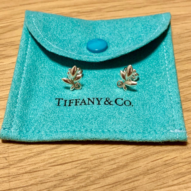 セール中の割引商品 【TIFFANYu0026Co.オリーブリーフピアス