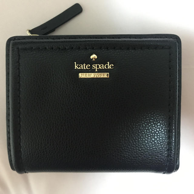 【新品】kate spadeの折りたたみ財布です 値下げ中！