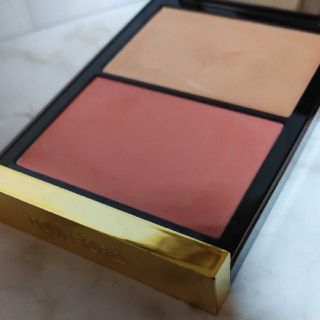 トムフォード(TOM FORD)の❤︎アルデ様専用❤︎トムフォードシェイドアンドイルミネイトチーク01シンタレイト(チーク)