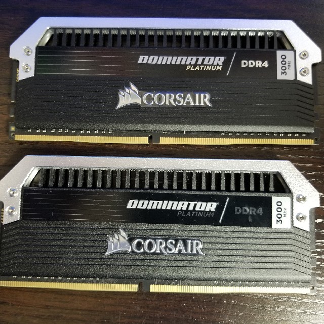 Corsair DDR4メモリ 16GB  スマホ/家電/カメラのPC/タブレット(PCパーツ)の商品写真