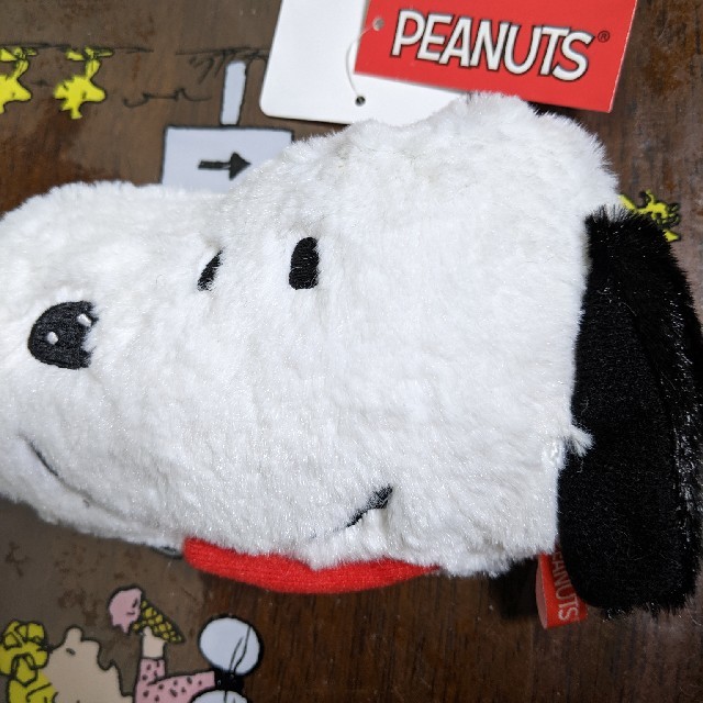 SNOOPY(スヌーピー)のふわふわスヌーピー　パスケース エンタメ/ホビーのおもちゃ/ぬいぐるみ(キャラクターグッズ)の商品写真