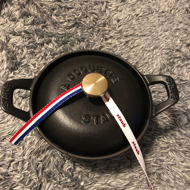 STAUB(ストウブ)の【staub】ヴィンテージ ココット 12cm ブラック インテリア/住まい/日用品のキッチン/食器(鍋/フライパン)の商品写真