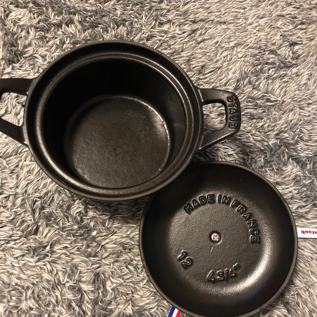 STAUB(ストウブ)の【staub】ヴィンテージ ココット 12cm ブラック インテリア/住まい/日用品のキッチン/食器(鍋/フライパン)の商品写真