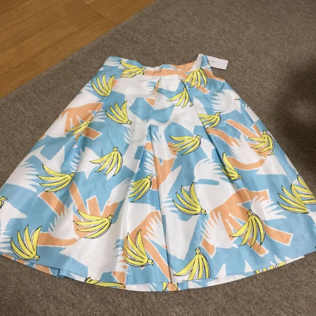 新品 bananaプリントタックスカート