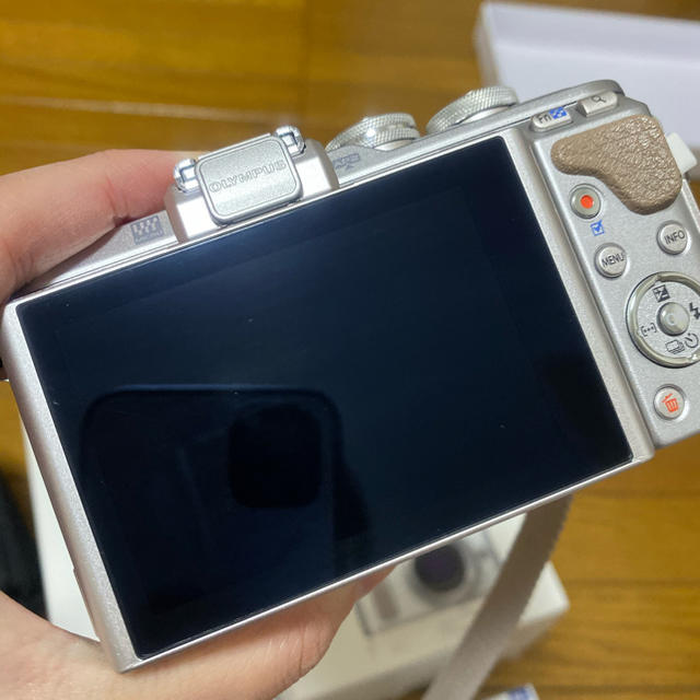 OLYMPUS(オリンパス)の「はなさん専用」OLYMPUS 「PEN　E-PL8」 EZダブルズームキット スマホ/家電/カメラのカメラ(ミラーレス一眼)の商品写真