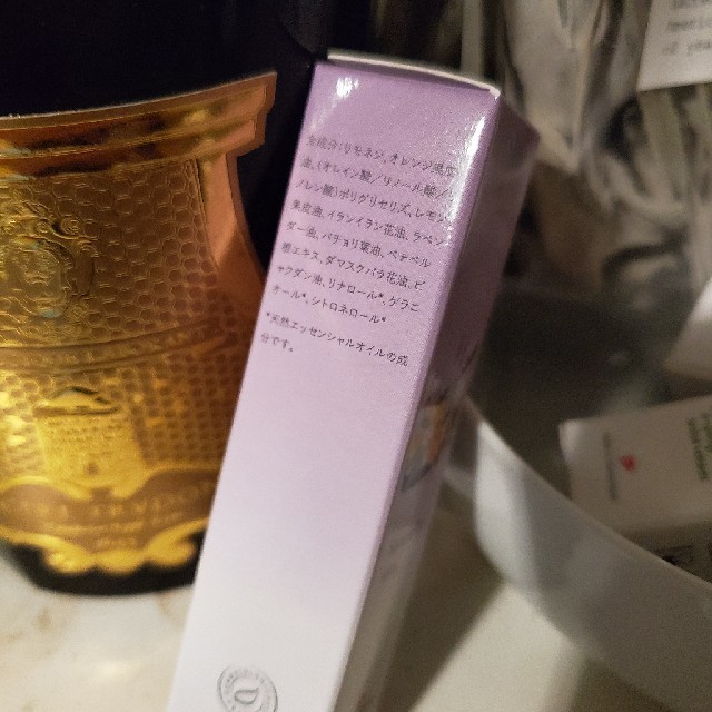 Cosme Kitchen(コスメキッチン)のナリン　センシュアルオイル　10ml コスメ/美容のリラクゼーション(エッセンシャルオイル（精油）)の商品写真