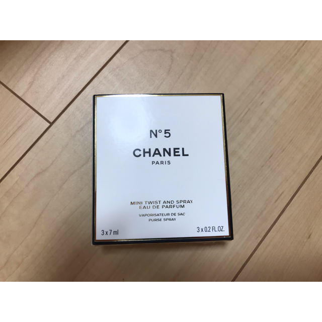 2019クリスマス限定★CHANEL No.5 ミニツィスト 7mlx3