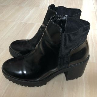 ザラ(ZARA)のZARA ショートブーツ 一度のみ使用(ブーツ)