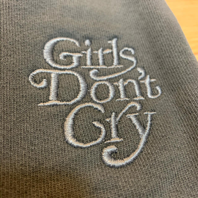 GDC(ジーディーシー)のGirls don’t cry CREWNECK SWEATSHIRT  L メンズのトップス(スウェット)の商品写真