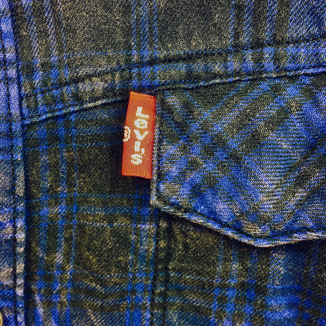 Levi's(リーバイス)の【値引きOK】リーバイスチェックシャツ　ブルー×ブラック長袖　秋冬 メンズのトップス(シャツ)の商品写真