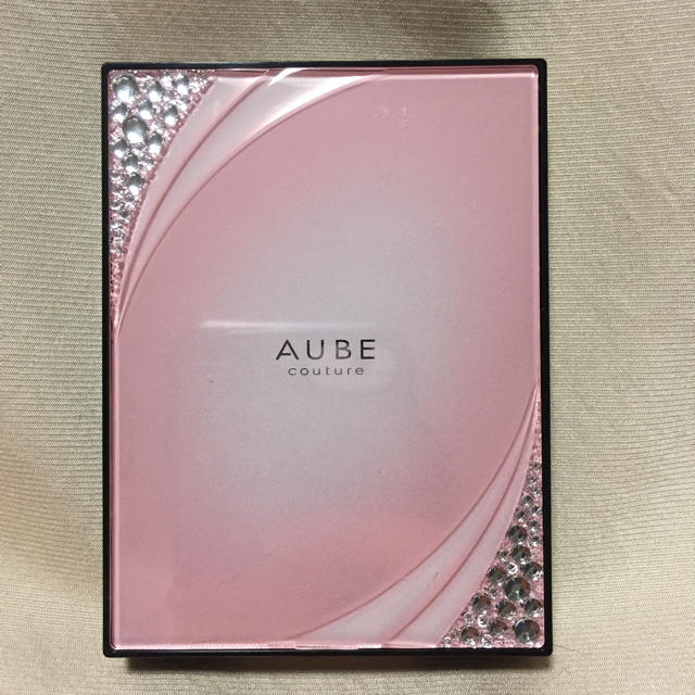 AUBE couture(オーブクチュール)の12/2まで 出品 オーブ クチュール  ブライトアップアイズ コスメ/美容のベースメイク/化粧品(アイシャドウ)の商品写真