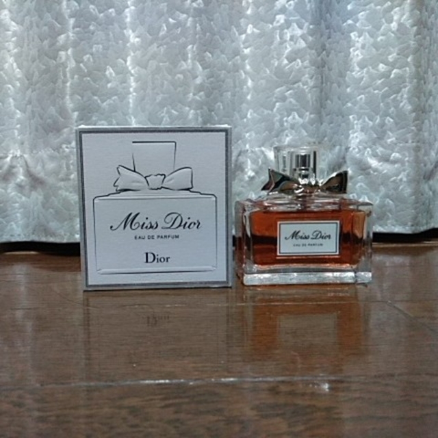 Dior(ディオール)のミス　ディオール　オードゥ　パルファン　50ml コスメ/美容の香水(香水(女性用))の商品写真