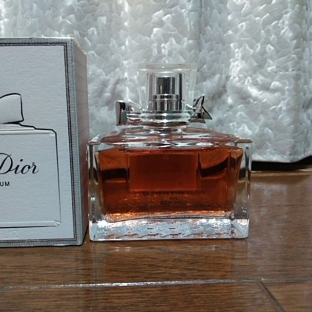 Dior(ディオール)のミス　ディオール　オードゥ　パルファン　50ml コスメ/美容の香水(香水(女性用))の商品写真