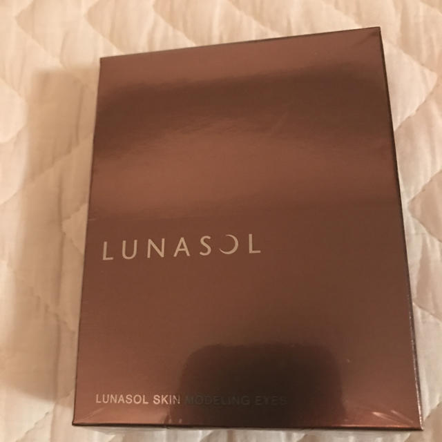 LUNASOL(ルナソル)のルナソル  スキンモデリングアイズ 01 ベージュベージュ コスメ/美容のベースメイク/化粧品(アイシャドウ)の商品写真