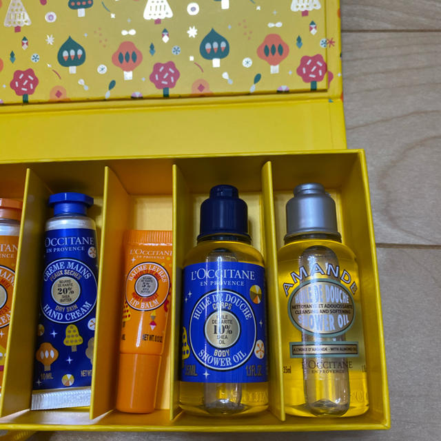 L'OCCITANE(ロクシタン)の新品未使用　ロクシタン　ミニチュアセット コスメ/美容のキット/セット(サンプル/トライアルキット)の商品写真