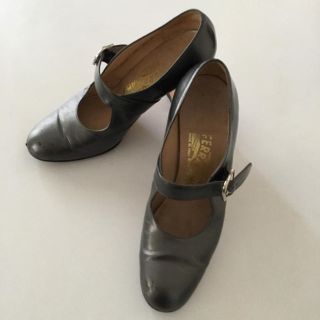 サルヴァトーレフェラガモ(Salvatore Ferragamo)のフェラガモ　パンプス　チャンキーヒール　グレー　シルバー(ハイヒール/パンプス)