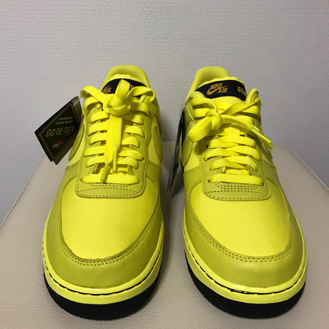 NIKE(ナイキ)のNIKE AIRFORCE1 GTX dynamic yellow 28㎝ メンズの靴/シューズ(スニーカー)の商品写真