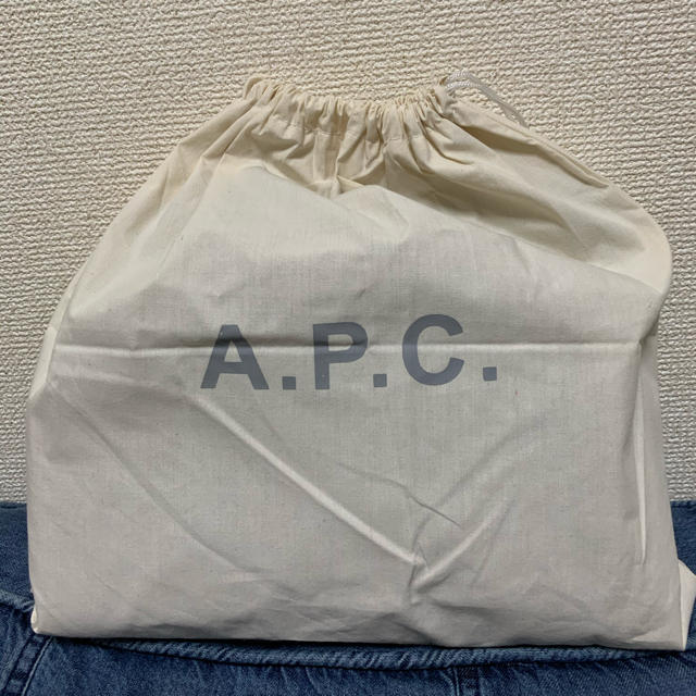 A.P.C(アーペーセー)のA.P.C ハーフムーン　ショルダーバック レディースのバッグ(ショルダーバッグ)の商品写真