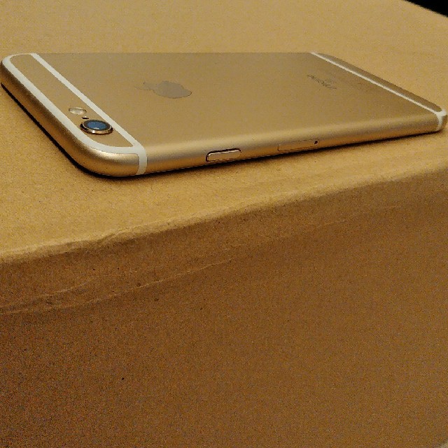 iPhone(アイフォーン)のiPhone6s  gold  16GB  SIMフリー  docomo スマホ/家電/カメラのスマートフォン/携帯電話(スマートフォン本体)の商品写真