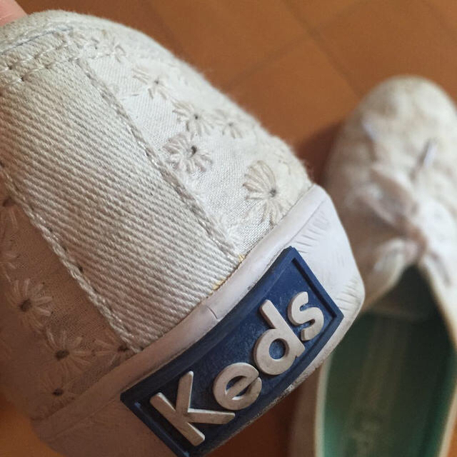 Keds(ケッズ)のkeds ホワイト花柄スニーカー レディースの靴/シューズ(スニーカー)の商品写真