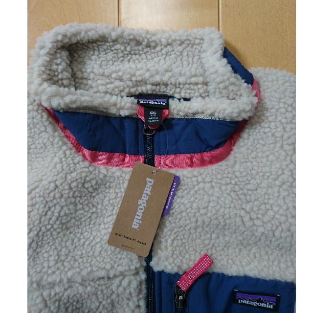 patagonia(パタゴニア)の新品 パタゴニア キッズ レトロX ジャケット ナチュラル XXL レディースのジャケット/アウター(ブルゾン)の商品写真