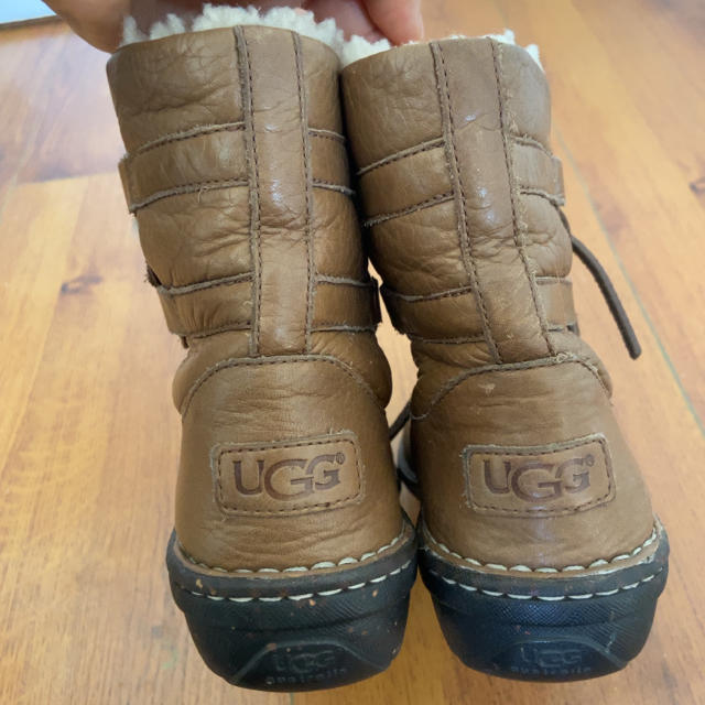 UGG(アグ)のUGG アグ　ショートブーツ　ブラウン　ベージュ　24㎝ レディースの靴/シューズ(ブーツ)の商品写真